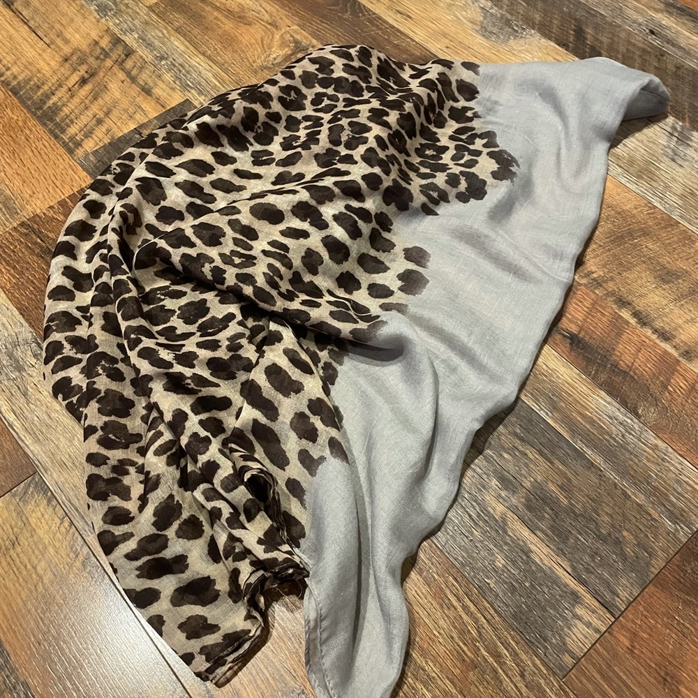 Cheetah print Infinity Scarf - Picture 4 of 5